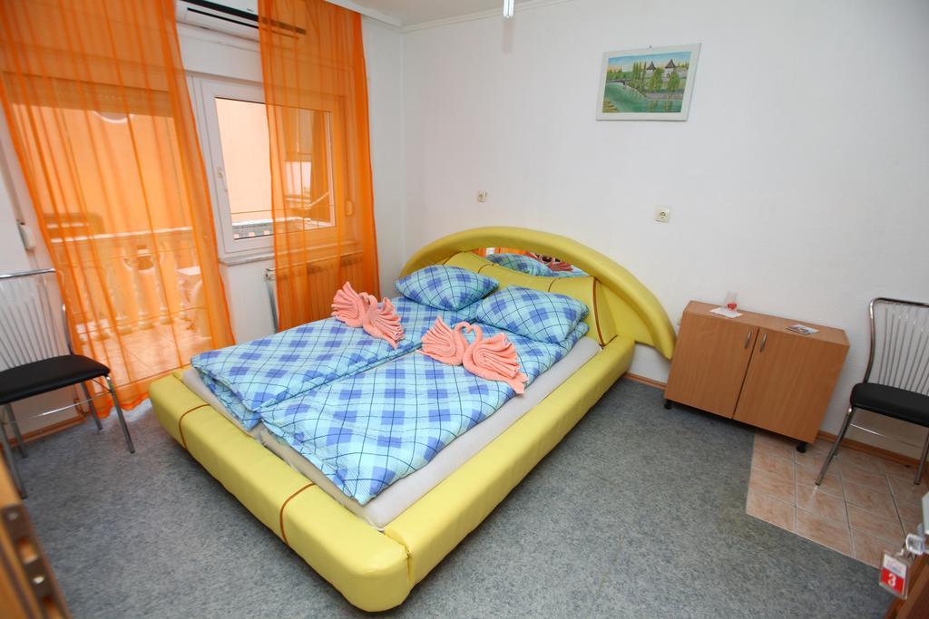 Hostel Cuba Banyaluka Dış mekan fotoğraf